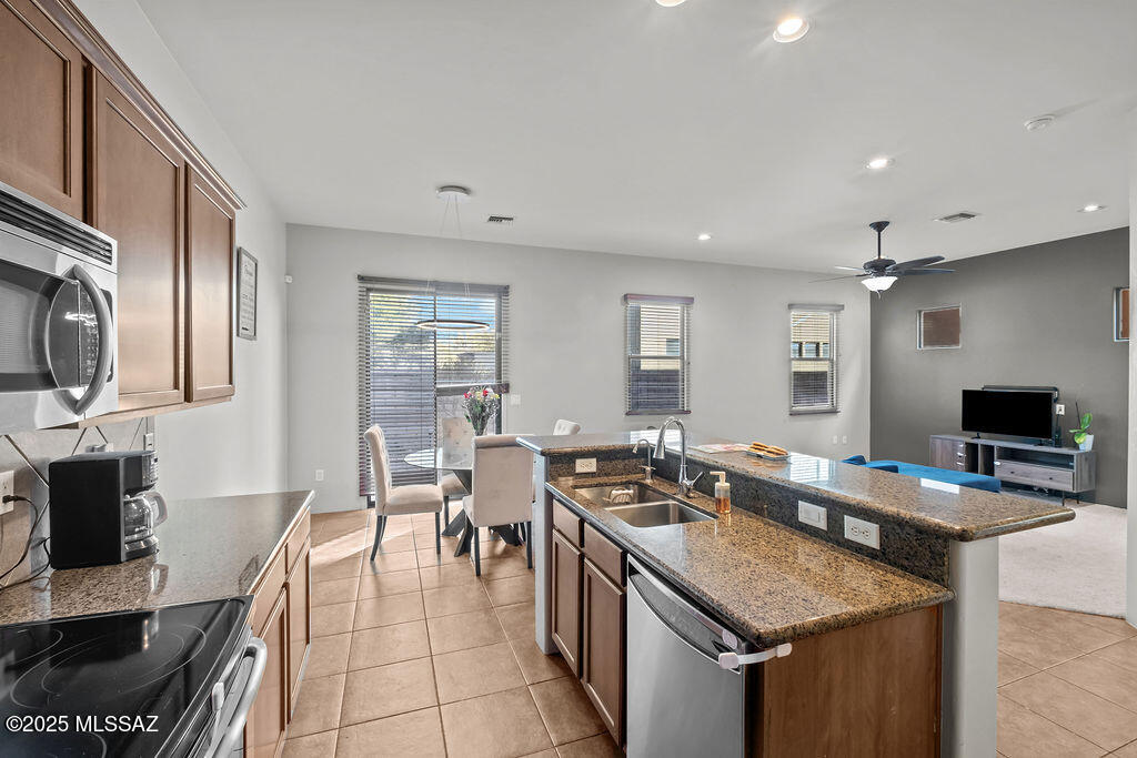 213 East Croydon Park Road Tucson, AZ 85704 - Photo 16 of 43