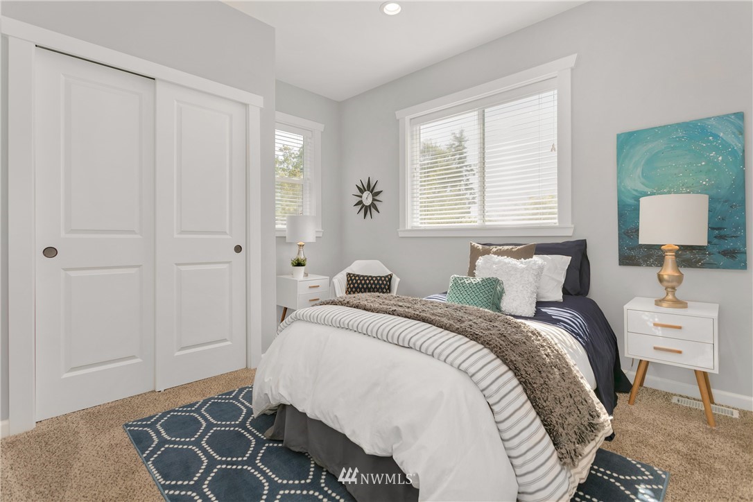 335 Northeast 90th Street Seattle, WA 98115 - Photo 15 of 22