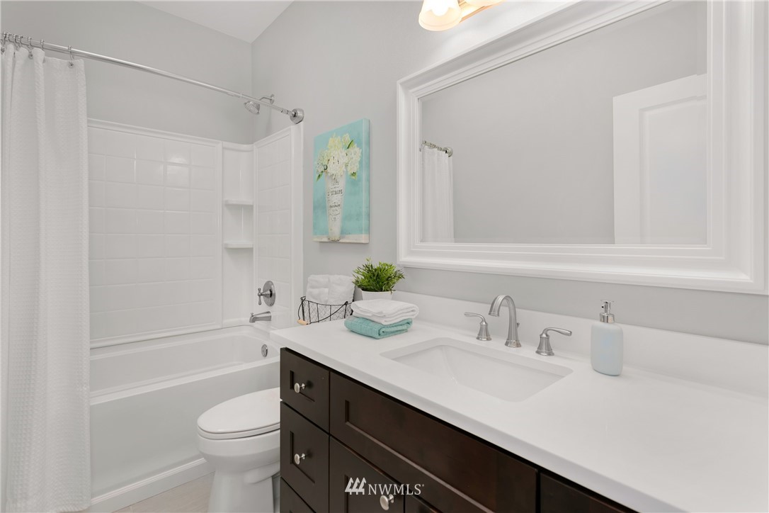 335 Northeast 90th Street Seattle, WA 98115 - Photo 16 of 22