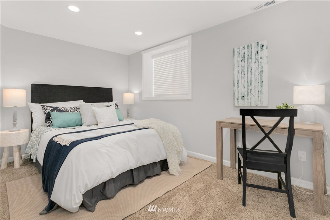 335 Northeast 90th Street Seattle, WA 98115 - Photo 18 of 22