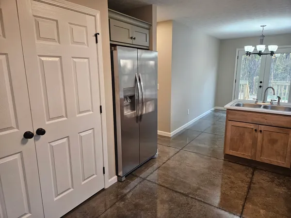 $1,800 | 117 White Lane, Portland, TN 37148