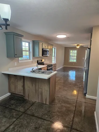 $1,800 | 117 White Lane, Portland, TN 37148