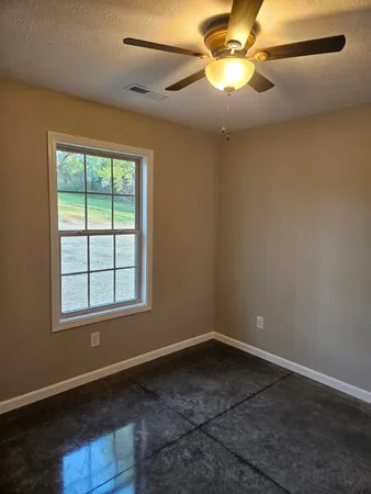 $1,800 | 117 White Lane, Portland, TN 37148