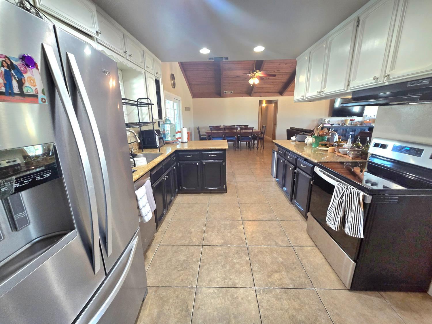 16448 Monreal Road Madera, CA 93636 - Photo 8 of 27