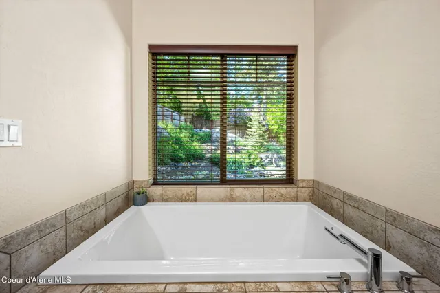 $899,875 | 1997 East Avondale Lane, Hayden, ID 83835