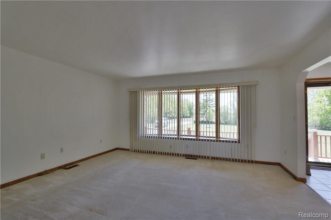 10604 Dunn Road Memphis, MI 48041 - Photo 4 of 24 living room.jpg