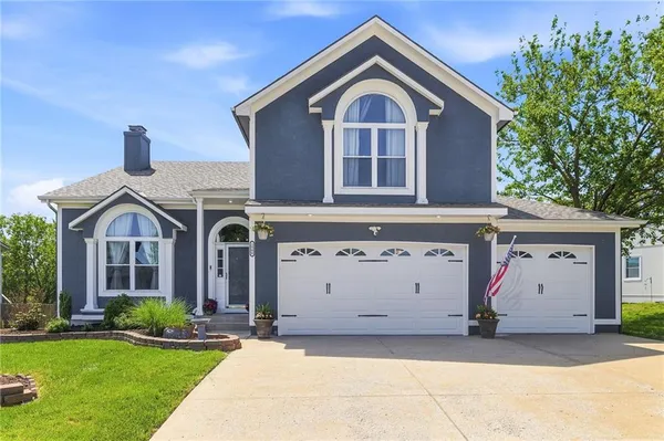 $394,500 | 1506 Horseshoe Drive, Raymore, MO 64083