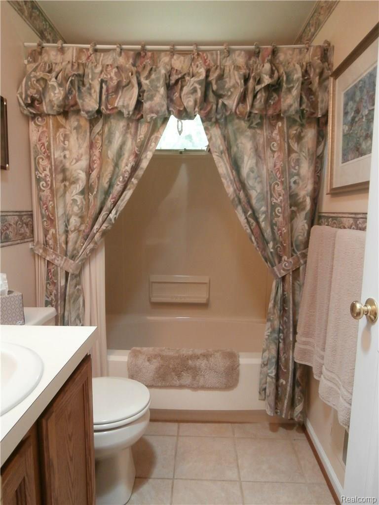 2860 Lyons Road Owosso, MI 48867 - Photo 30 of 41 29.JPG