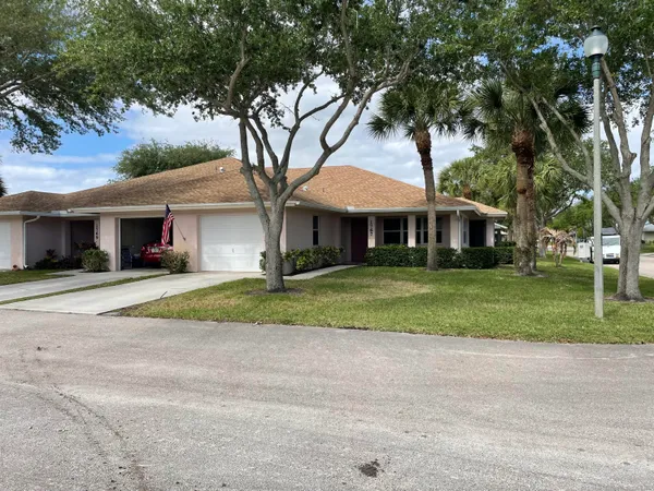 $1,725 | 1767 North Dovetail Drive, Unit C, Fort Pierce, FL 34982