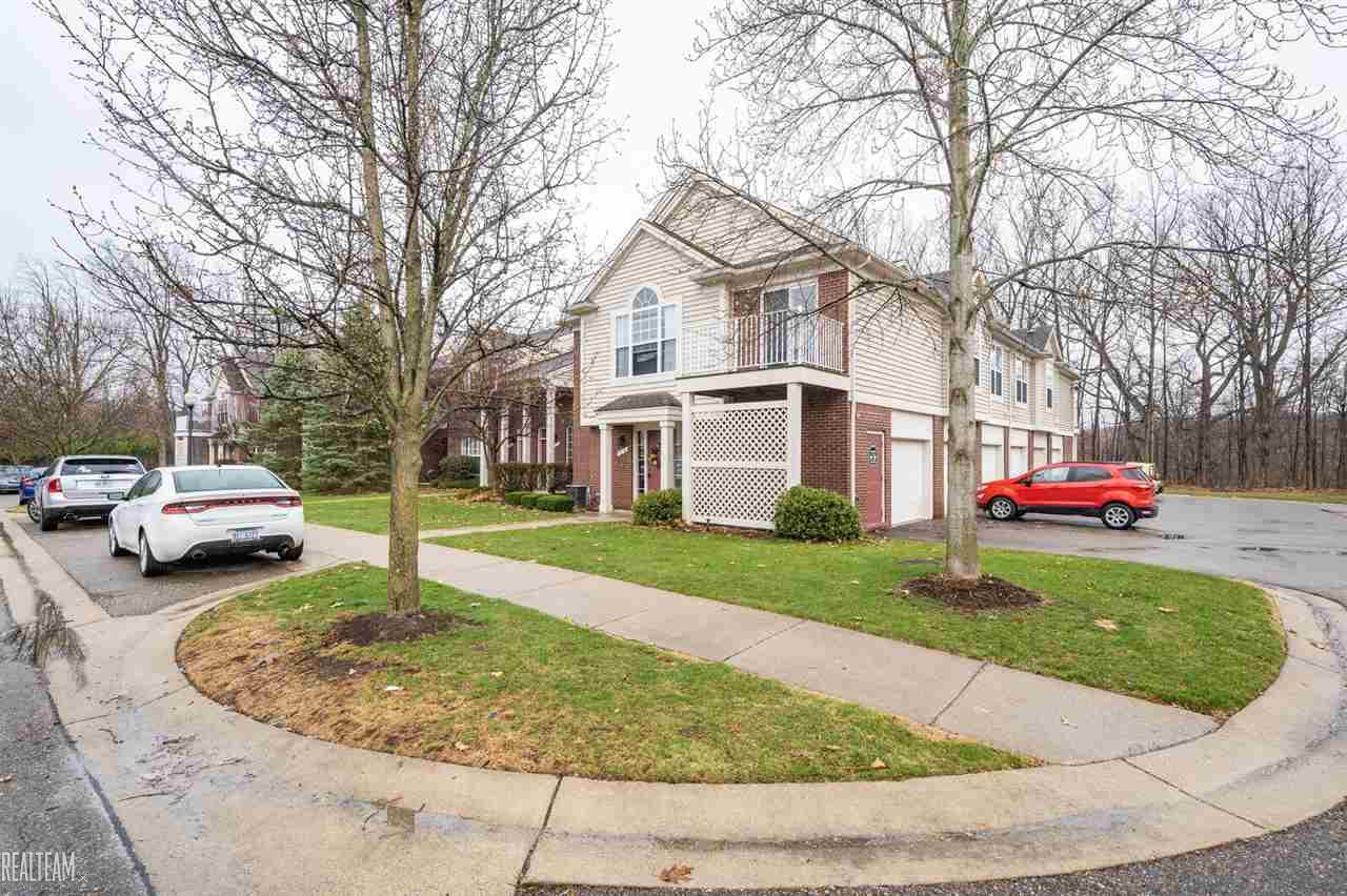 1716 Deepwood Circle, Unit 43 Rochester, MI 48307 - Photo 1 of 18