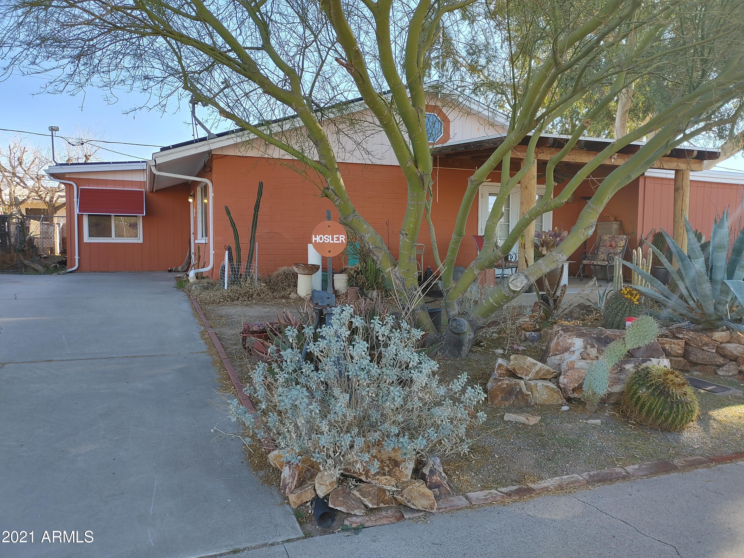 408 Jamestown Road Kearny, AZ 85137 - Photo 3 of 37 20210204_094519_HDR