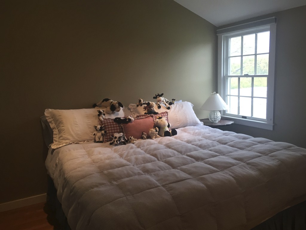 239 Howland Road Westport, MA 02790 - Photo 5 of 10 Gallery Image 5