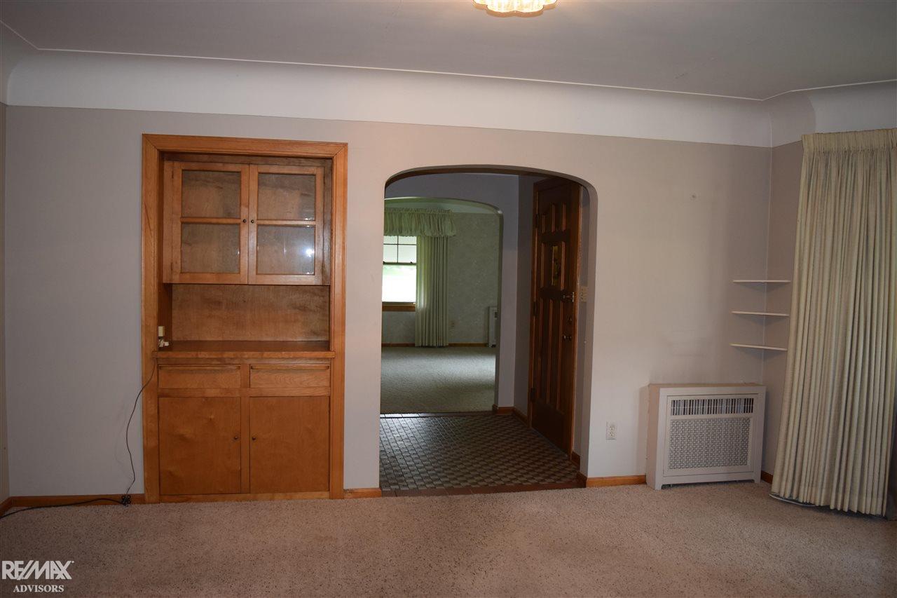 42430 Utica Road Sterling Heights, MI 48314 - Photo 15 of 44 DINING ROOM