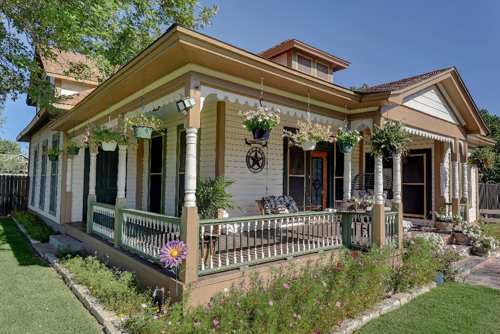101 North 11th Street Junction, TX 76849 - Photo 2 of 27 Gallery Image 2