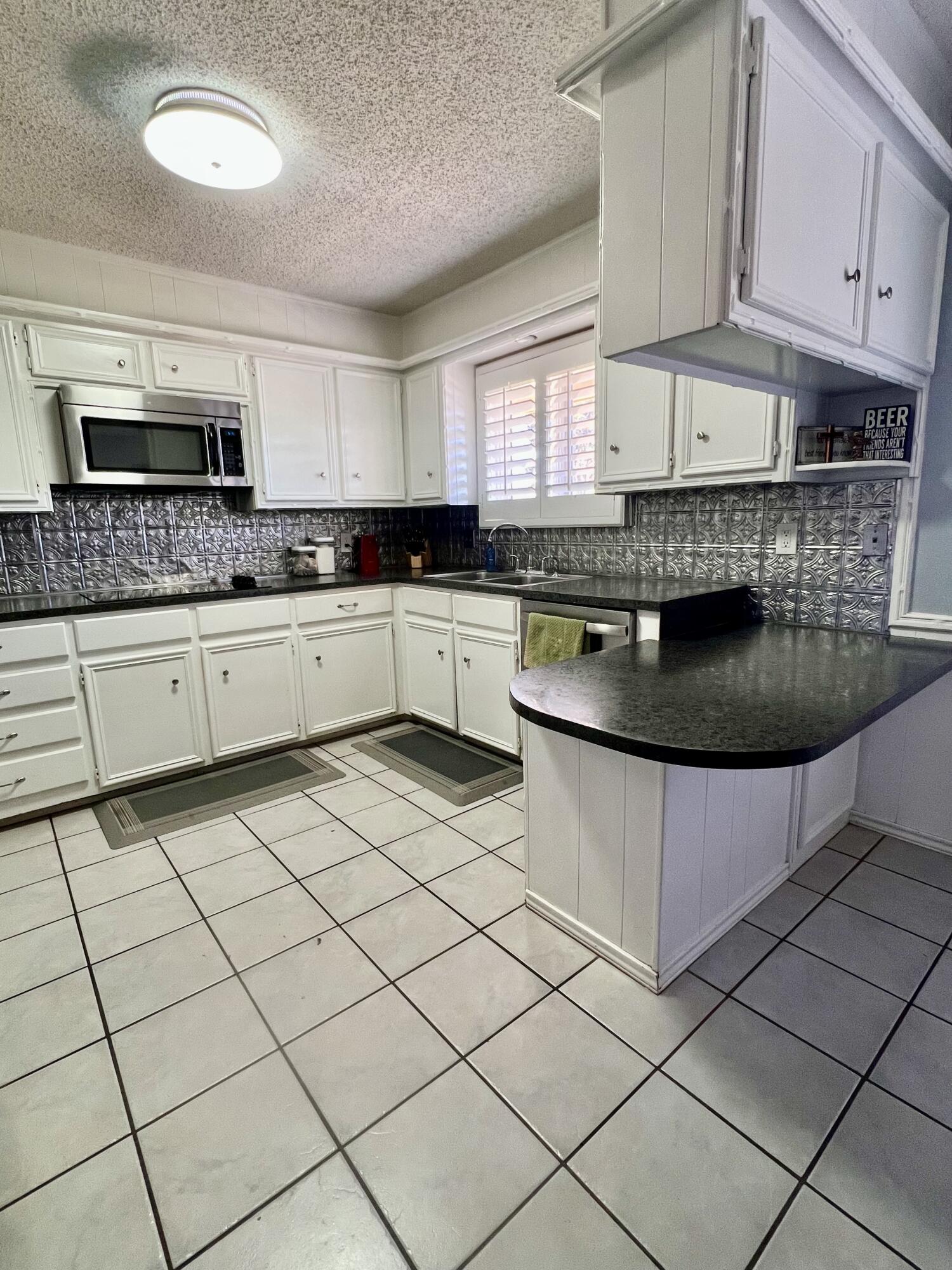 5724 74th Street Lubbock, TX 79424 - Photo 6 of 18 IMG_3417