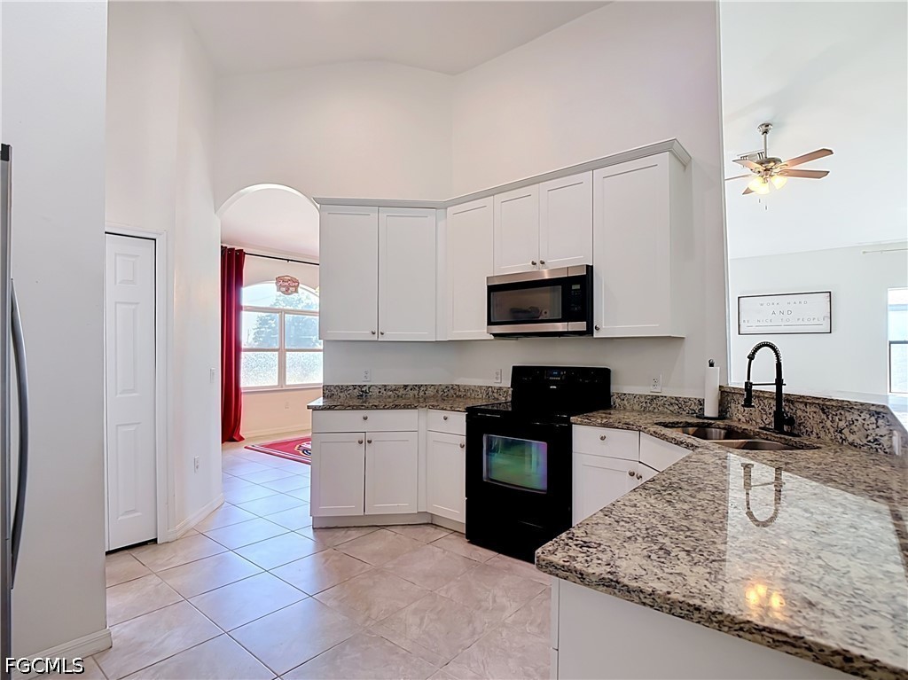 3907 11th Street Southwest Lehigh Acres, FL 33976 - Photo 12 of 43