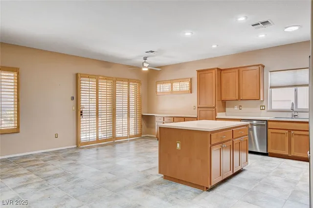 $2,100 | 1684 Rockcrest Hills Avenue, Henderson, NV 89052