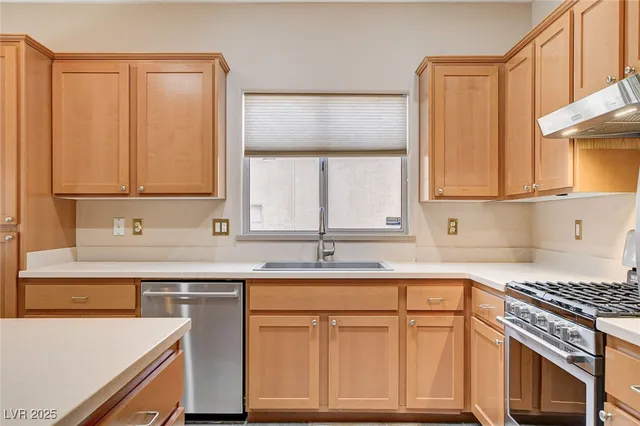 $2,100 | 1684 Rockcrest Hills Avenue, Henderson, NV 89052