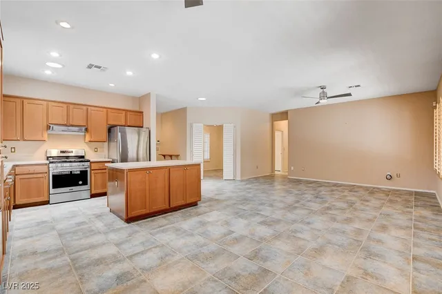 $2,100 | 1684 Rockcrest Hills Avenue, Henderson, NV 89052