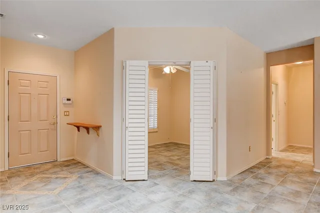 $2,100 | 1684 Rockcrest Hills Avenue, Henderson, NV 89052