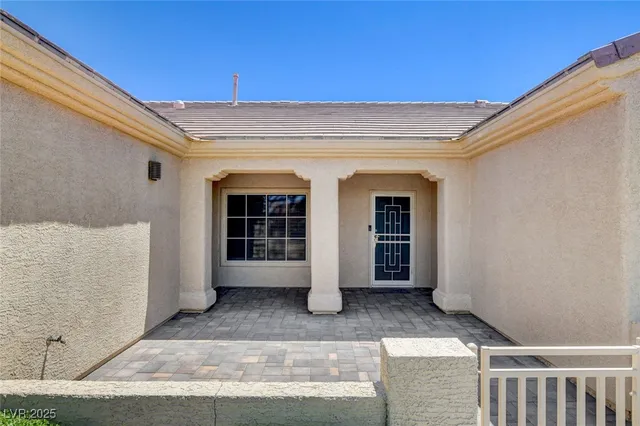 $2,100 | 1684 Rockcrest Hills Avenue, Henderson, NV 89052