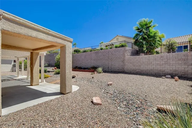 $2,100 | 1684 Rockcrest Hills Avenue, Henderson, NV 89052
