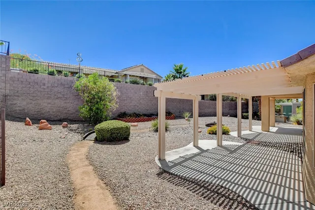 $2,100 | 1684 Rockcrest Hills Avenue, Henderson, NV 89052
