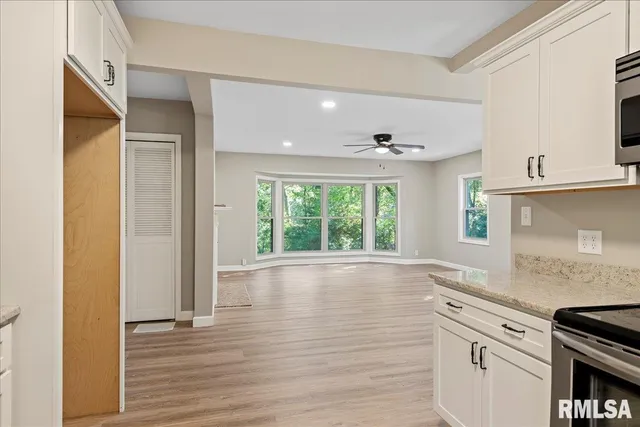 $399,900 | 820 West Lake Shore Drive, Springfield, IL 62712