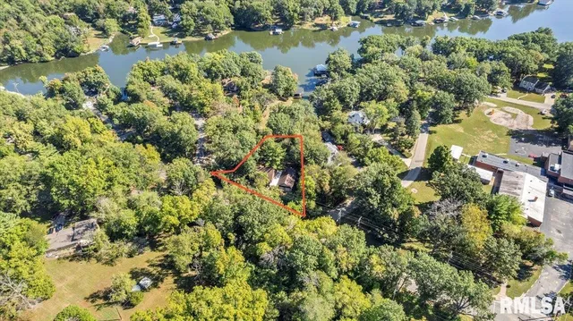 $399,900 | 820 West Lake Shore Drive, Springfield, IL 62712