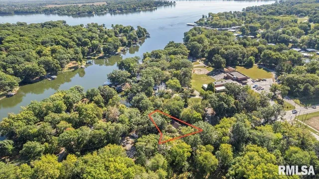 $399,900 | 820 West Lake Shore Drive, Springfield, IL 62712