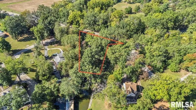 $399,900 | 820 West Lake Shore Drive, Springfield, IL 62712