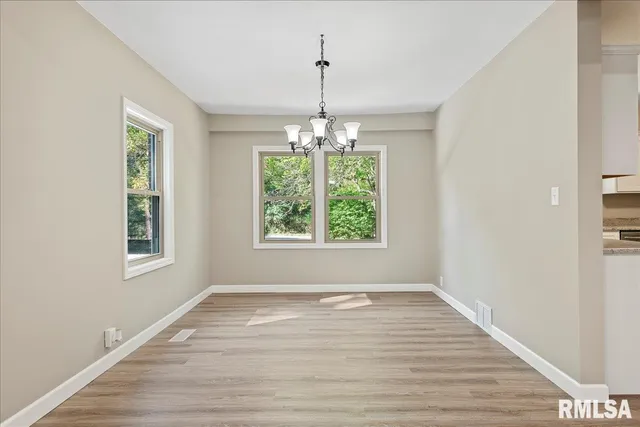 $399,900 | 820 West Lake Shore Drive, Springfield, IL 62712