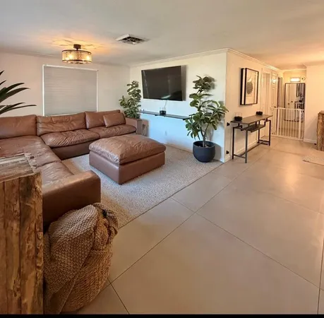 $2,950 | 7060 52nd Street North, Pinellas Park, FL 33781