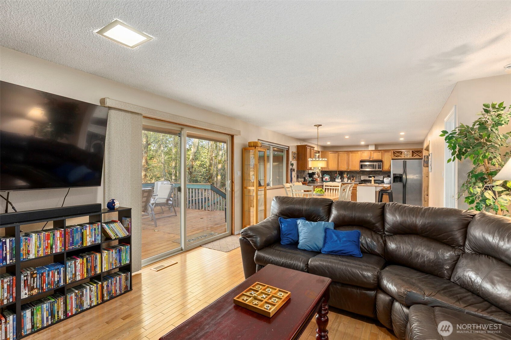 203 Northeast Alnus Way Bremerton, WA 98310 - Photo 15 of 38