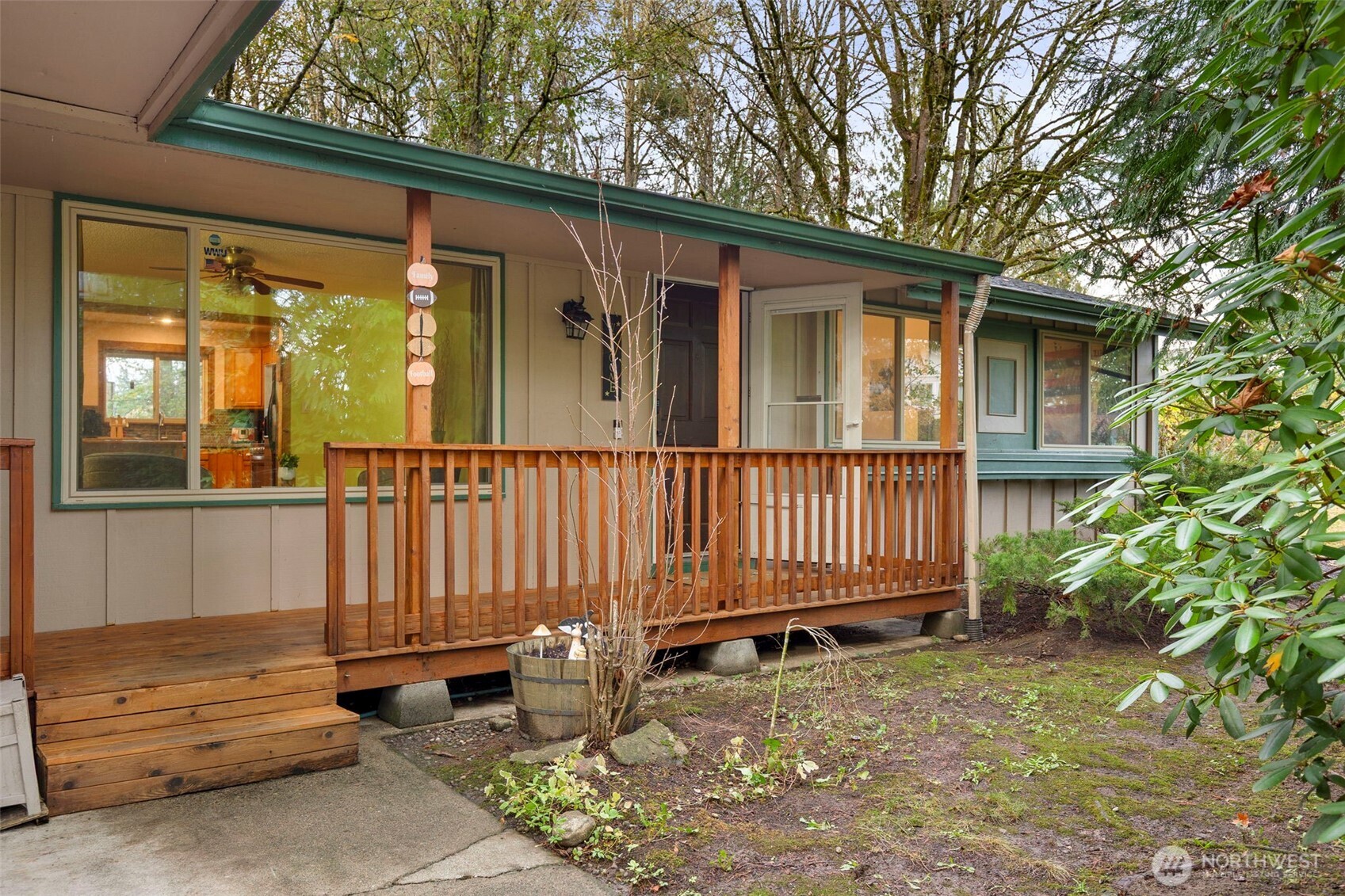 203 Northeast Alnus Way Bremerton, WA 98310 - Photo 2 of 38