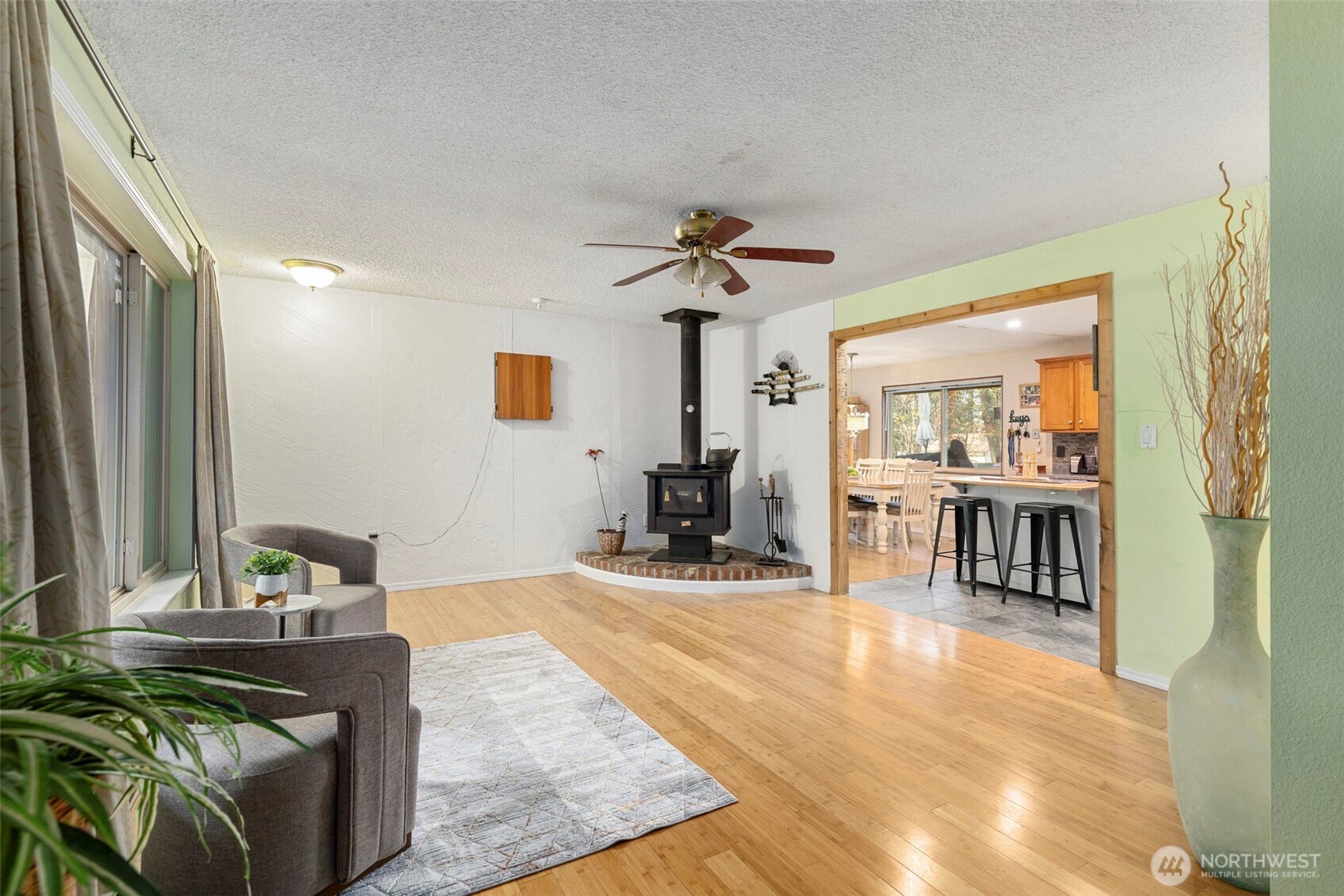 203 Northeast Alnus Way Bremerton, WA 98310 - Photo 4 of 38
