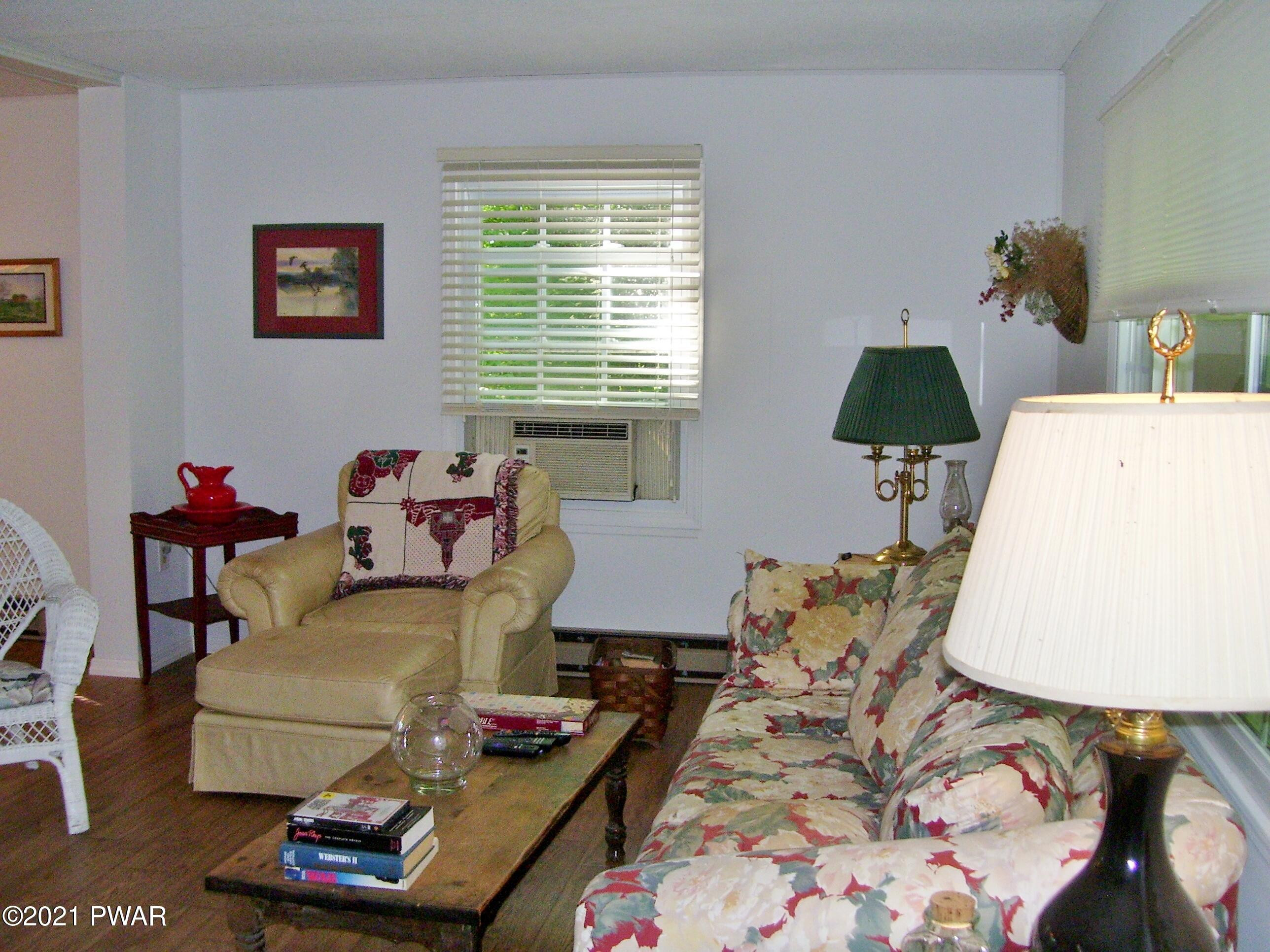 18 Sheridan Road Hawley, PA 18428 - Photo 10 of 33 living room