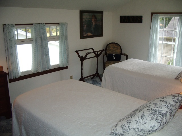 6527 Deepwater Point Road Williamsburg, MI 49690 - Photo 18 of 34 1807831-18.JPG