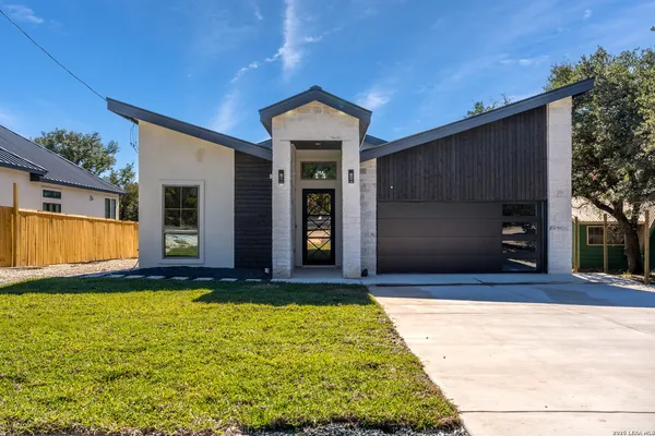 $465,000 | 1164 Winding Creek Trail, Spring Branch, TX 78070