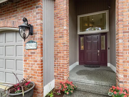 $1,250,000 | 12915 50th Place West, Mukilteo, WA 98275