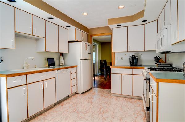 15 Swanson Road Framingham, MA 01701 - Photo 8 of 18