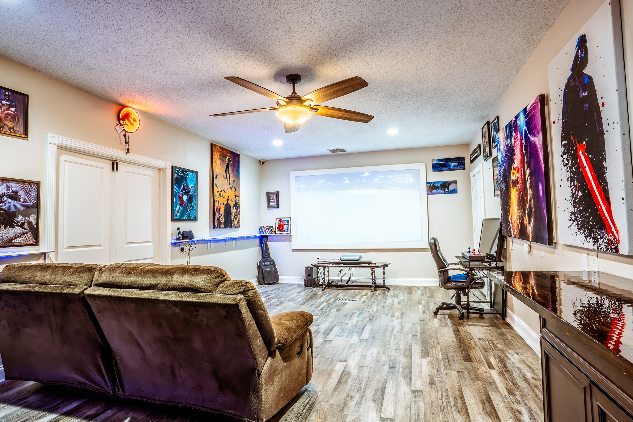 3375 Rowland Mill Road Buena Vista, TN 38318 - Photo 23 of 85 a living room with furniture and a wooden floor