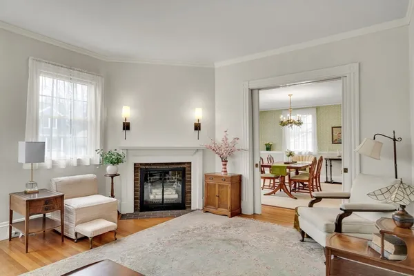 $1,595,000 | 1083 Walnut Street, Newton, MA 02461