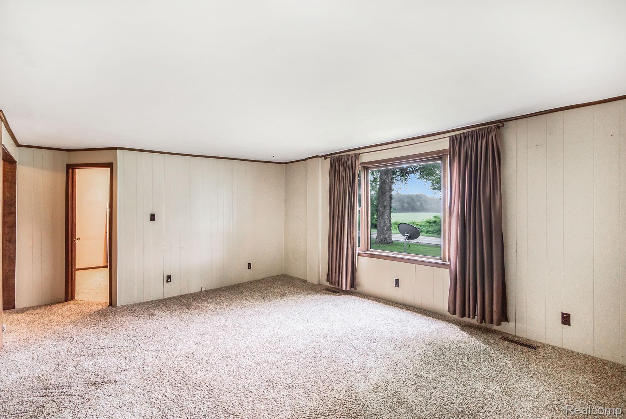 12304 Silver Lake Road Byron, MI 48418 - Photo 18 of 34 DSC_7155.jpg