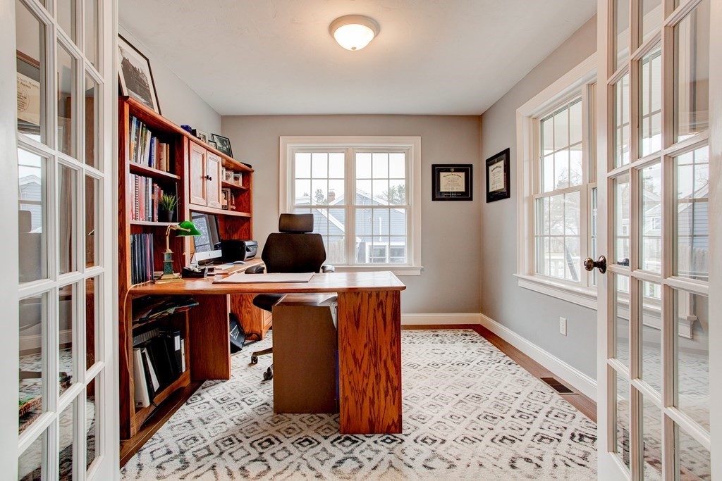 10 Fredette Road Newton, MA 02459 - Photo 4 of 31