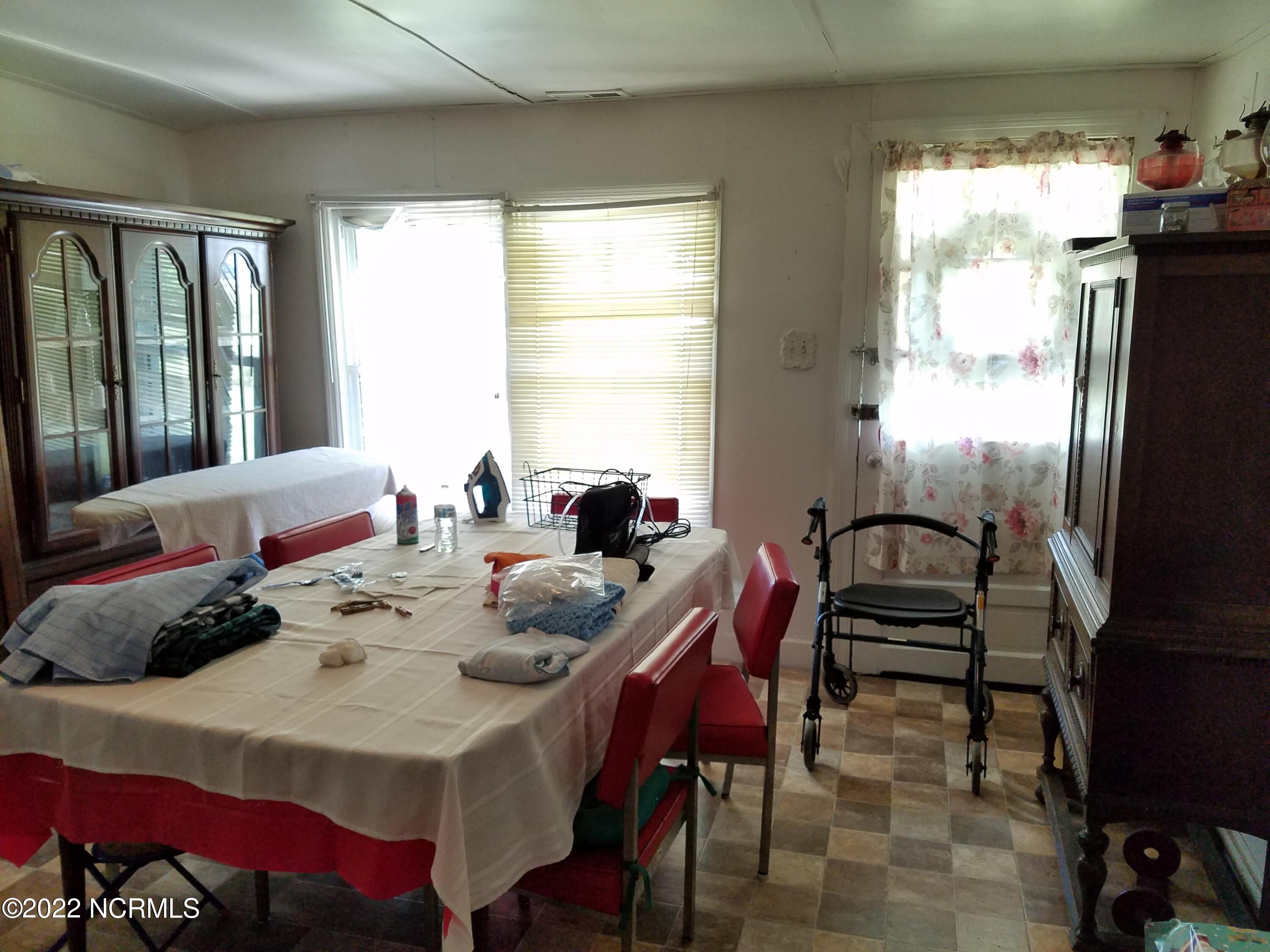 3335 Starburst Road Kinston, NC 28501 - Photo 5 of 23 Dining Room