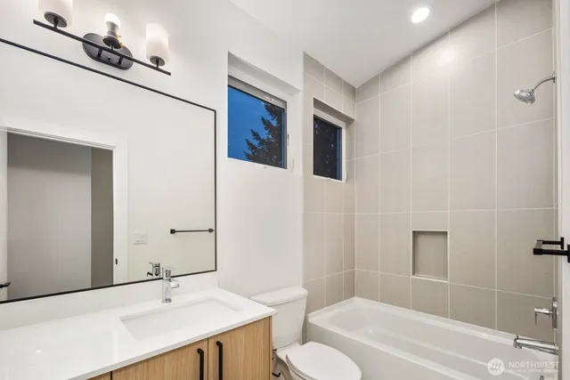 $604,950 | 548 South Cloverdale Street, Unit D, Seattle, WA 98108