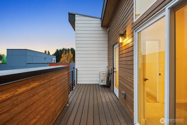 $604,950 | 548 South Cloverdale Street, Unit D, Seattle, WA 98108