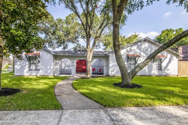 $2,500 | 2716 Pinecone Lane, Pearland, TX 77581