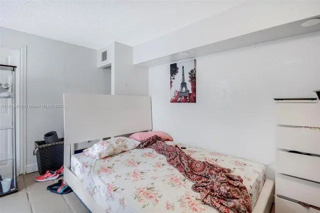 $540,000 | 580 Southeast 2nd Street, Hialeah, FL 33010